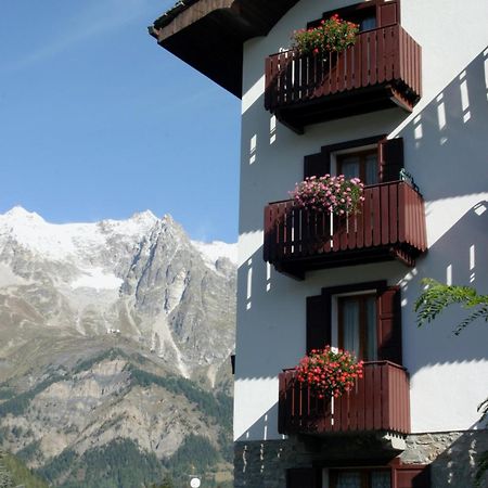 Hotel Berthod Courmayeur Eksteriør billede