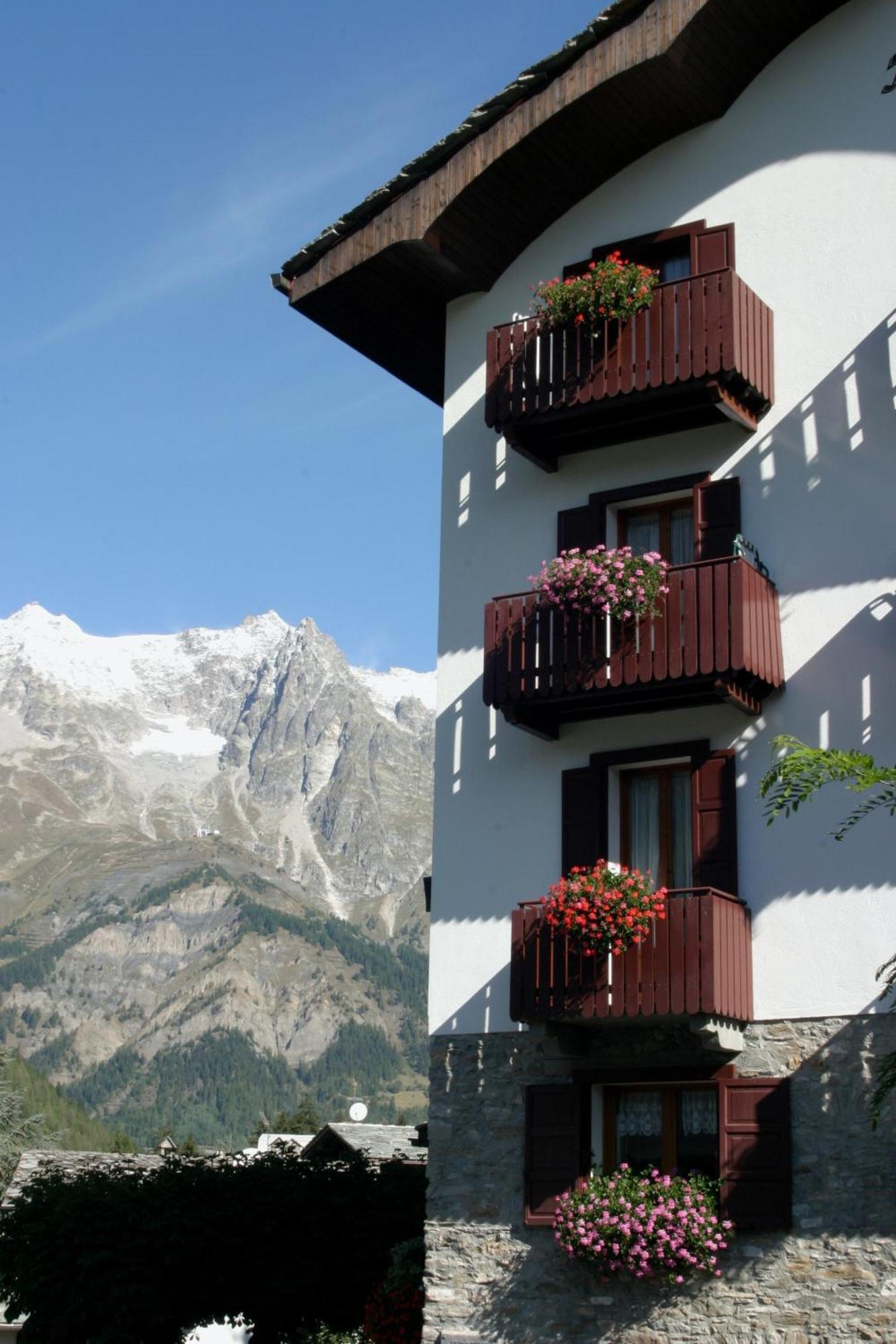 Hotel Berthod Courmayeur Eksteriør billede